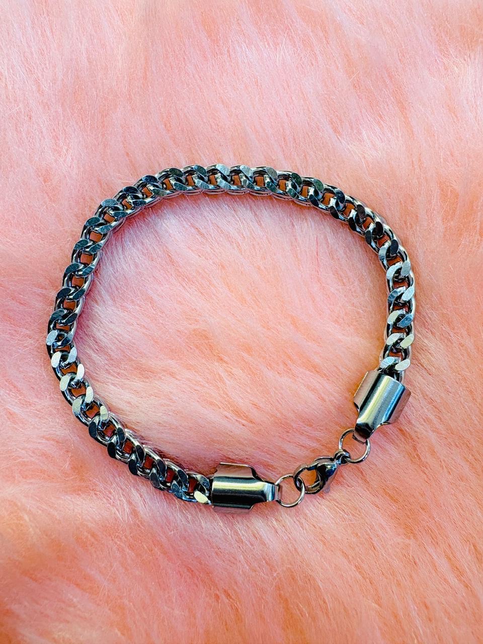 b3116736-88e0-4475-afad-9e8d782a2530